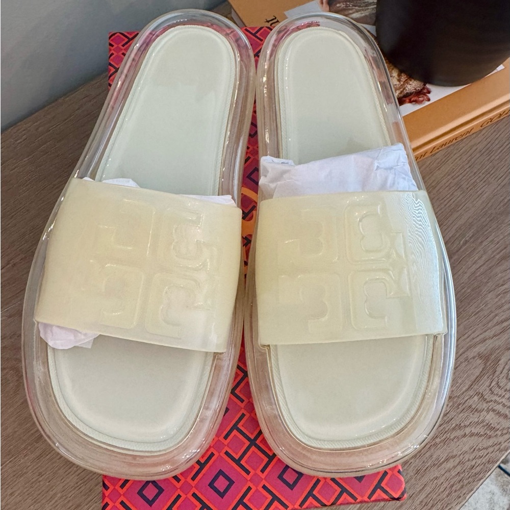 Stylish Cream Slides